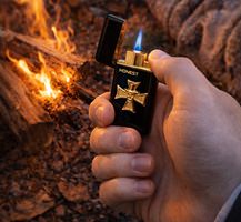 Vindtæt jet lighter med kranium og metal finish